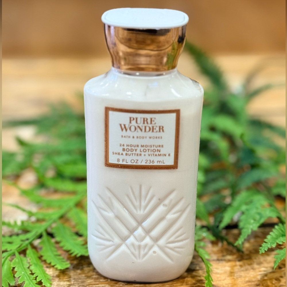 Bath & Body Works Creamy White Lotion MRSP $15.50